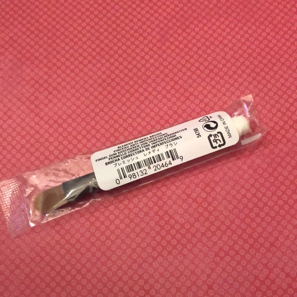 bareMinerals Blemish Remedy Travel Size Makeup Brush White Soft - Picture 2 of 5